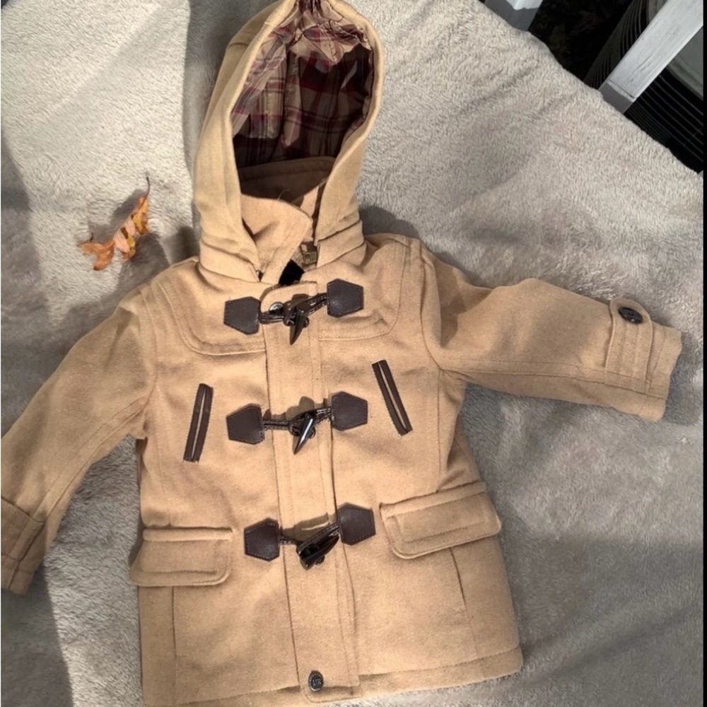 Very gently used 18months Urban Republic coat.